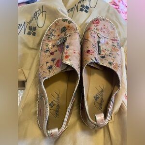 Patricia Nash Floral Pink Slip-On Women's Loafers